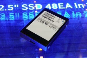 SAMSUNG 16TB SSD