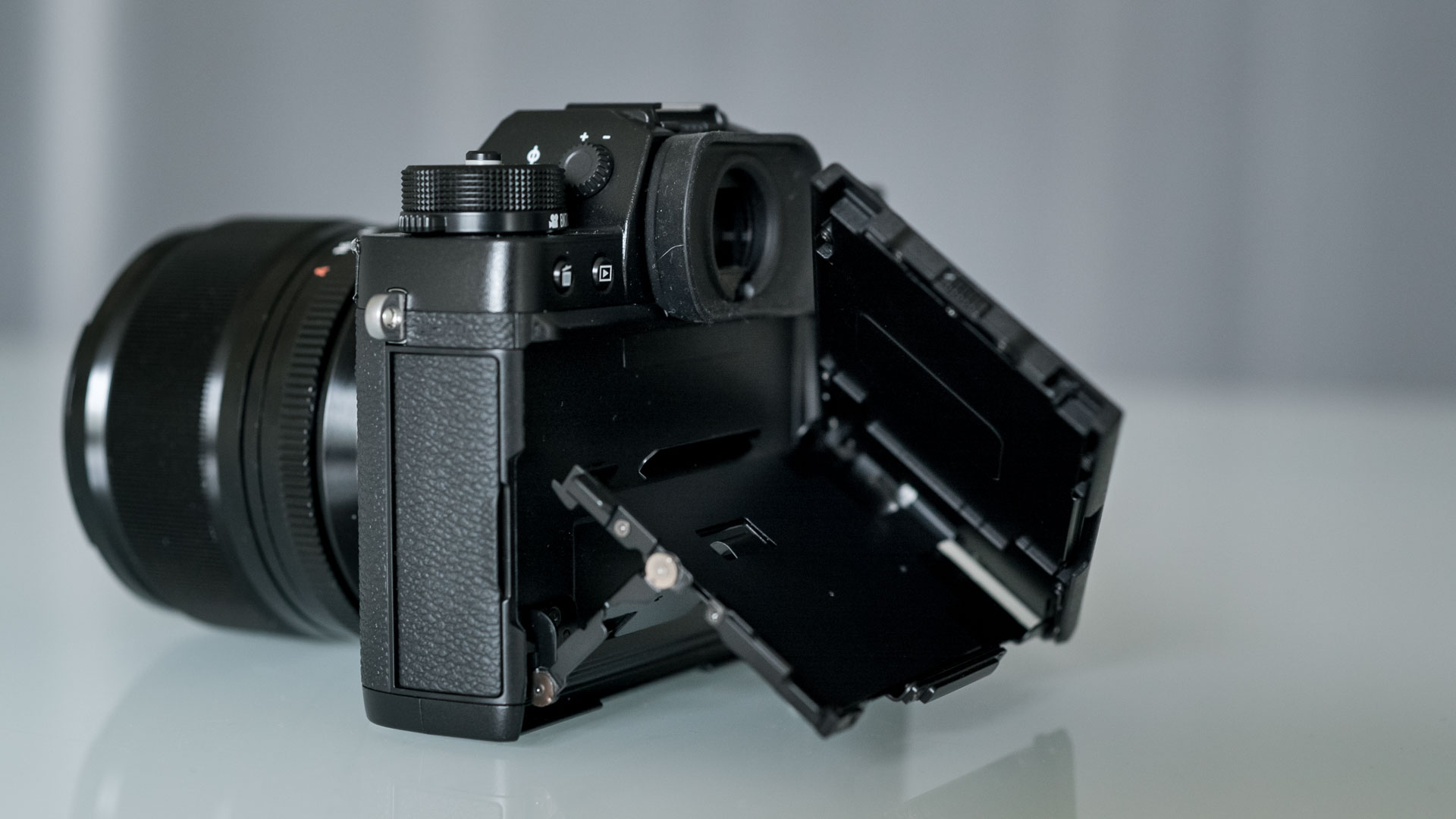 verjaardag Verdampen Profeet FUJIFILM X-T2 vs. Sony a7S II - Which One is the Best Mirrorless Video  Camera? | CineD
