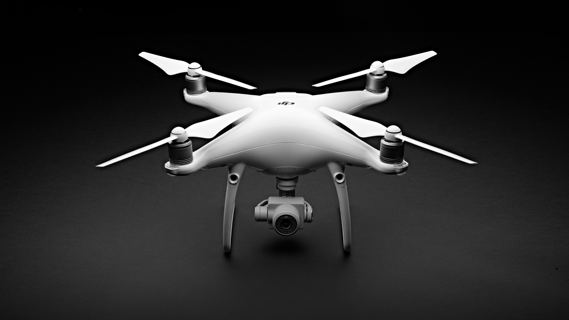 DJIがPhantom4 Advancedを発表 － 20メガピクセル、4K 60fps