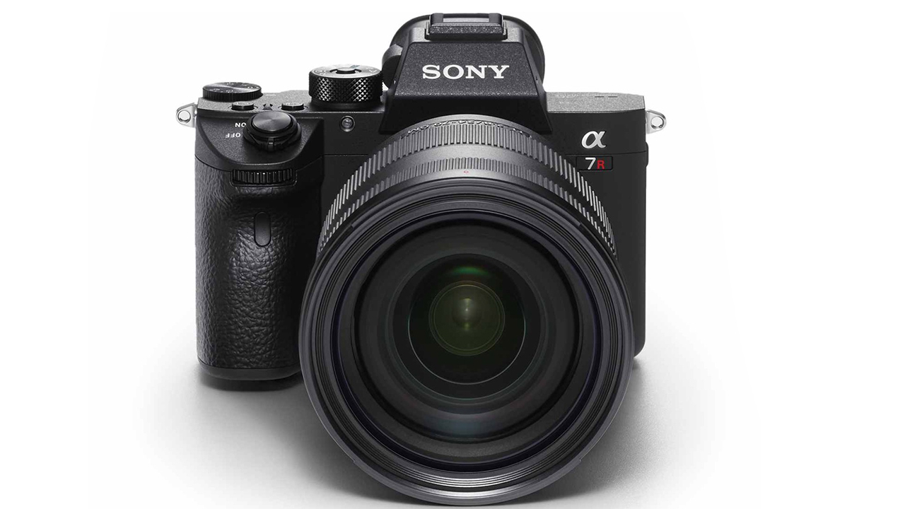 Sony a7R III Announced Along Sony 24-105mm f4 and 400m f2.8