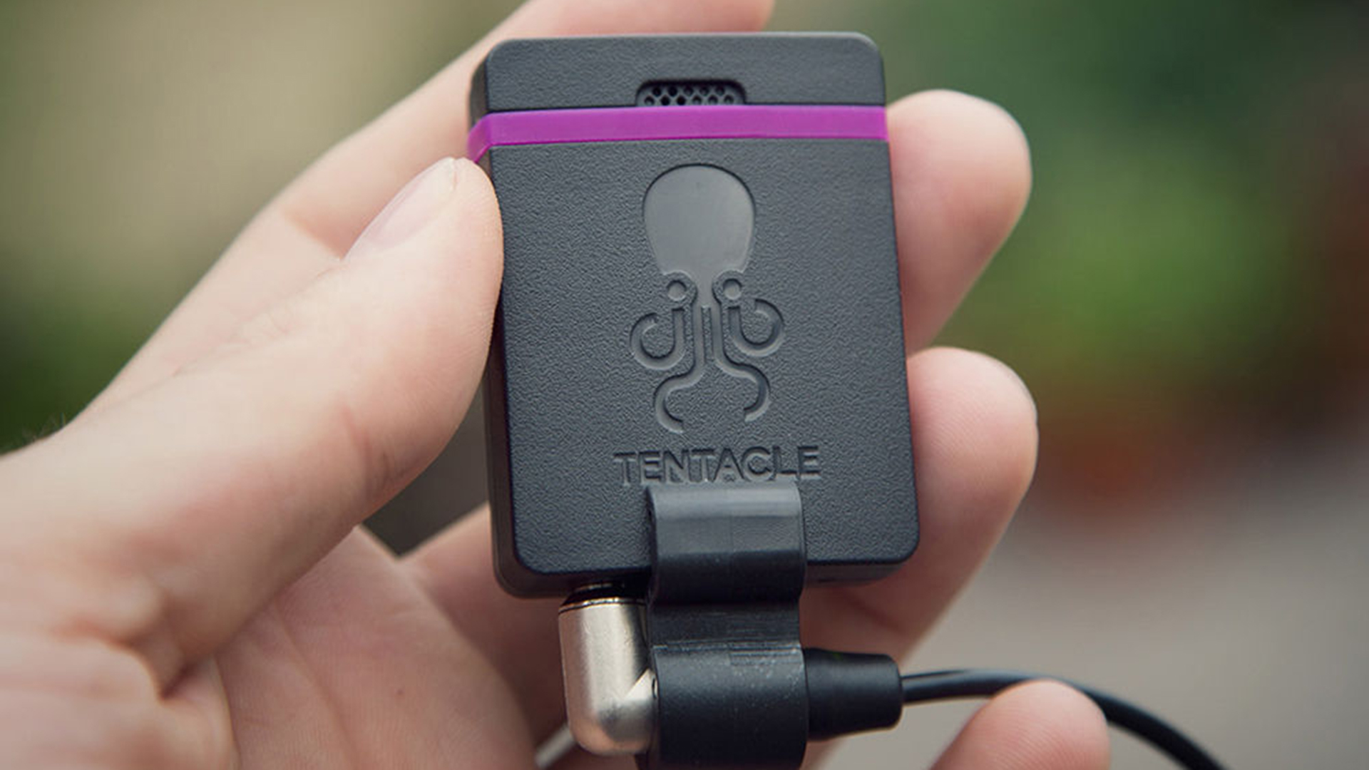 Tentacle Sync E － 小型軽量の外部マイク付きタイムコードレコーダー