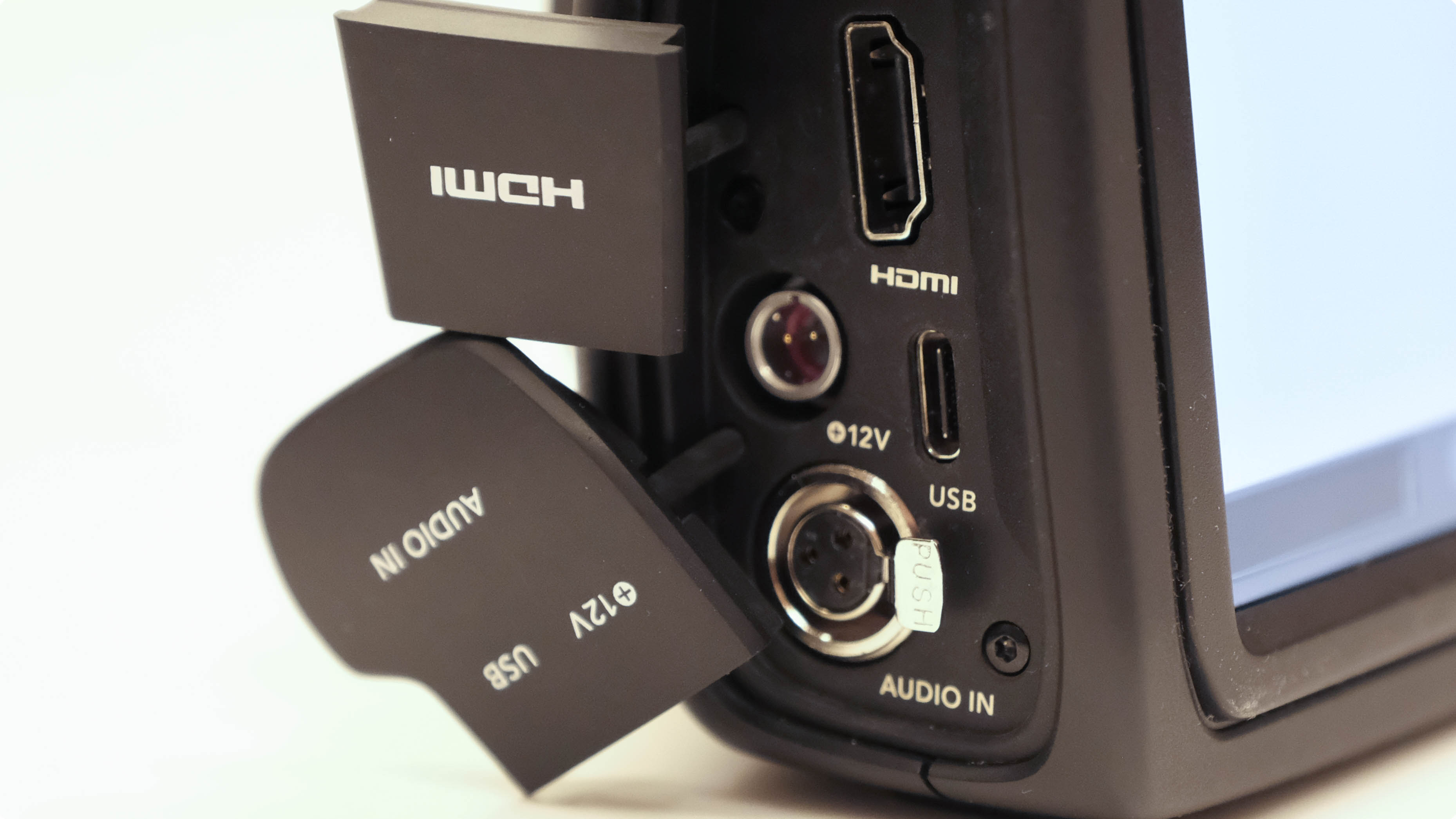 Pocket 4 pro купить. Blackmagic 4k разъемы. BMPCC 4k HDMI. BMPCC 6k разъемы. Black Magic Camera Pocket 4k.