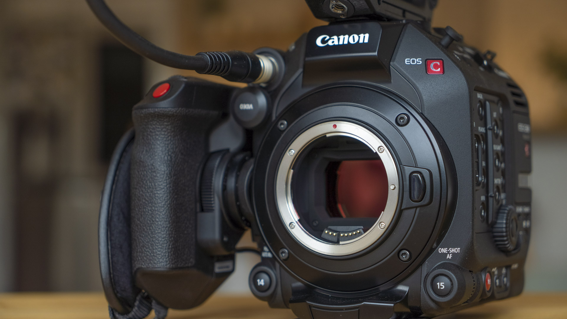 Empuje Cocinando pequeño Canon EOS C300 Mark III – New Super35 DGO Sensor, Up To 4K 120fps in Cinema  RAW Light | CineD