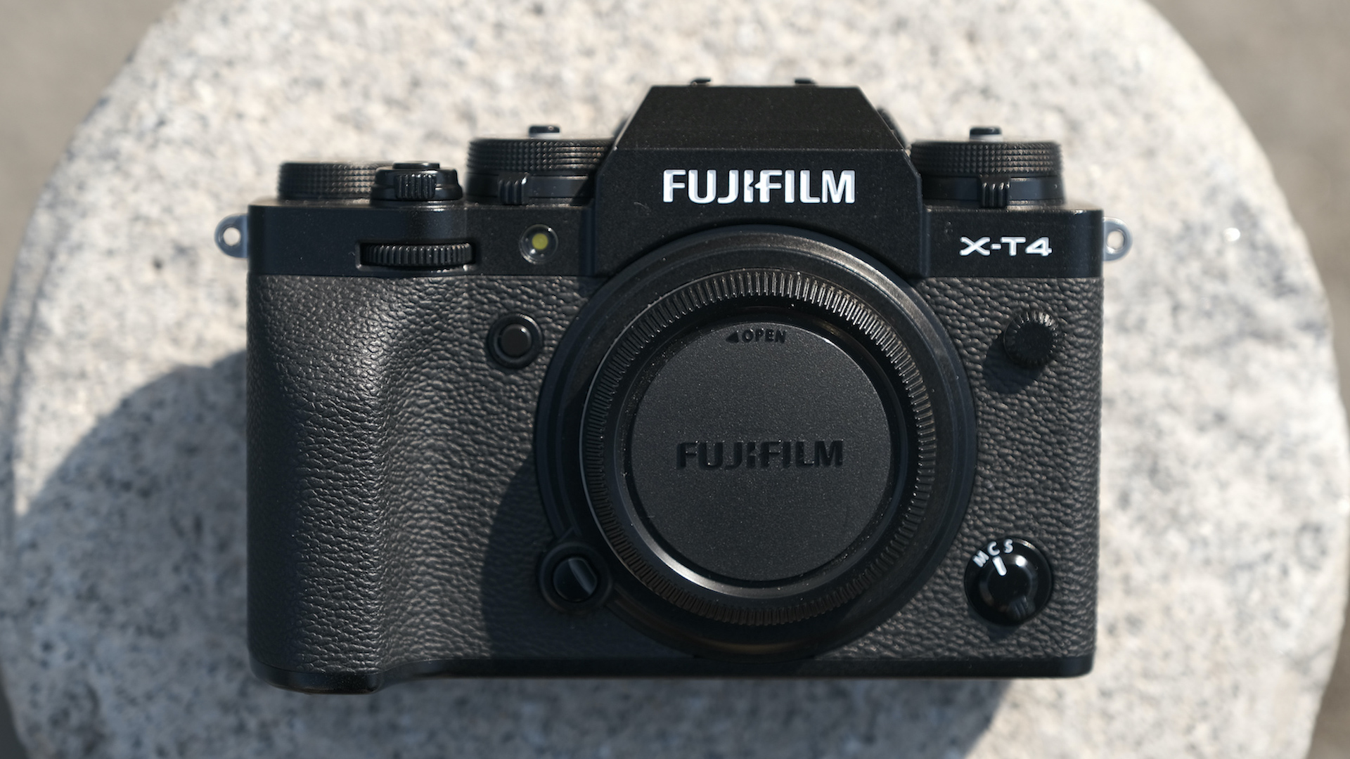 Lanzaron la actualización de firmware de la FUJIFILM X-T4: mejoras en la función IBIS en Modo Película