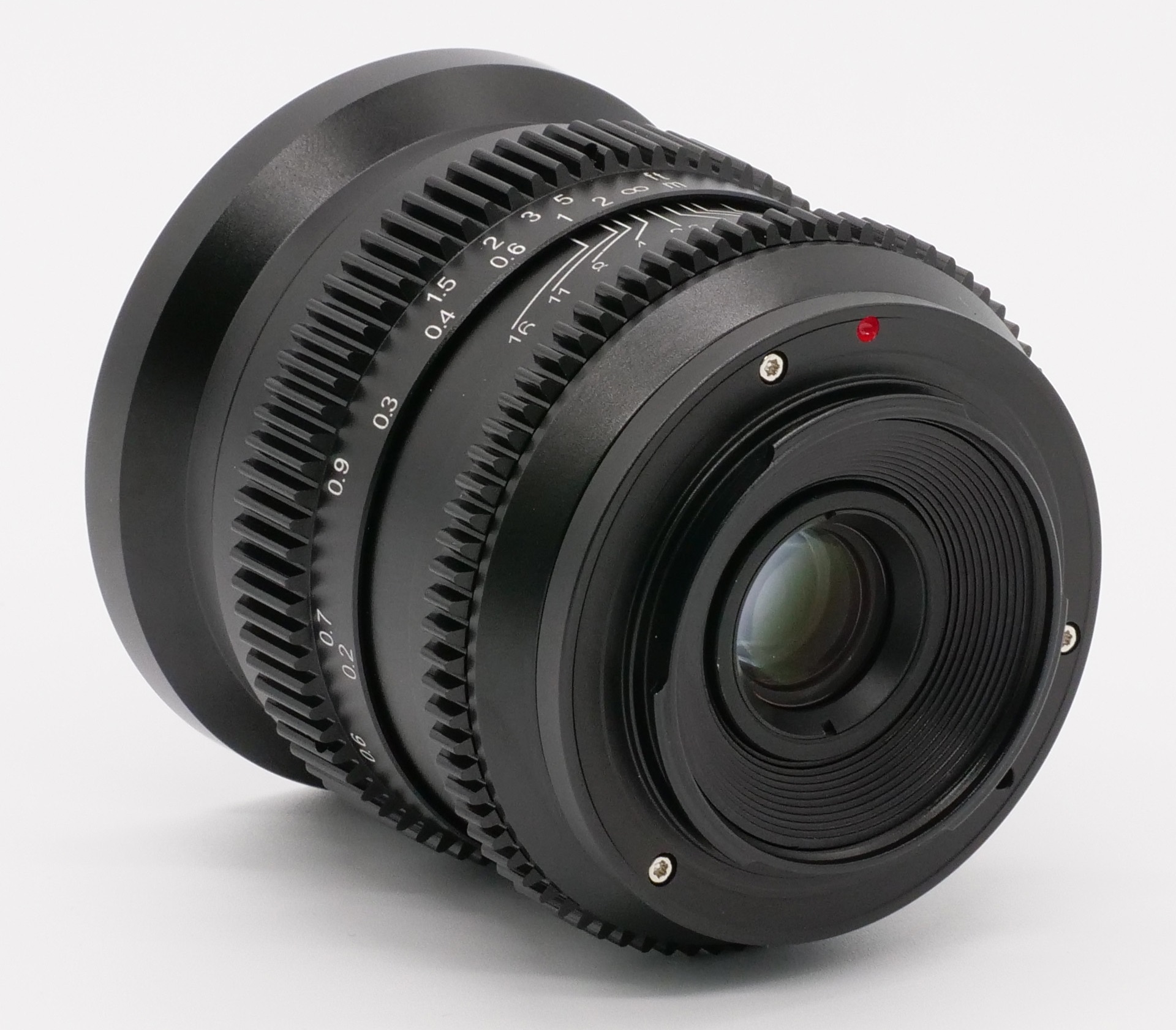 SLR Magicが富士フイルムXマウント用2mm T2.8と50mm T0.95を発表 | CineD