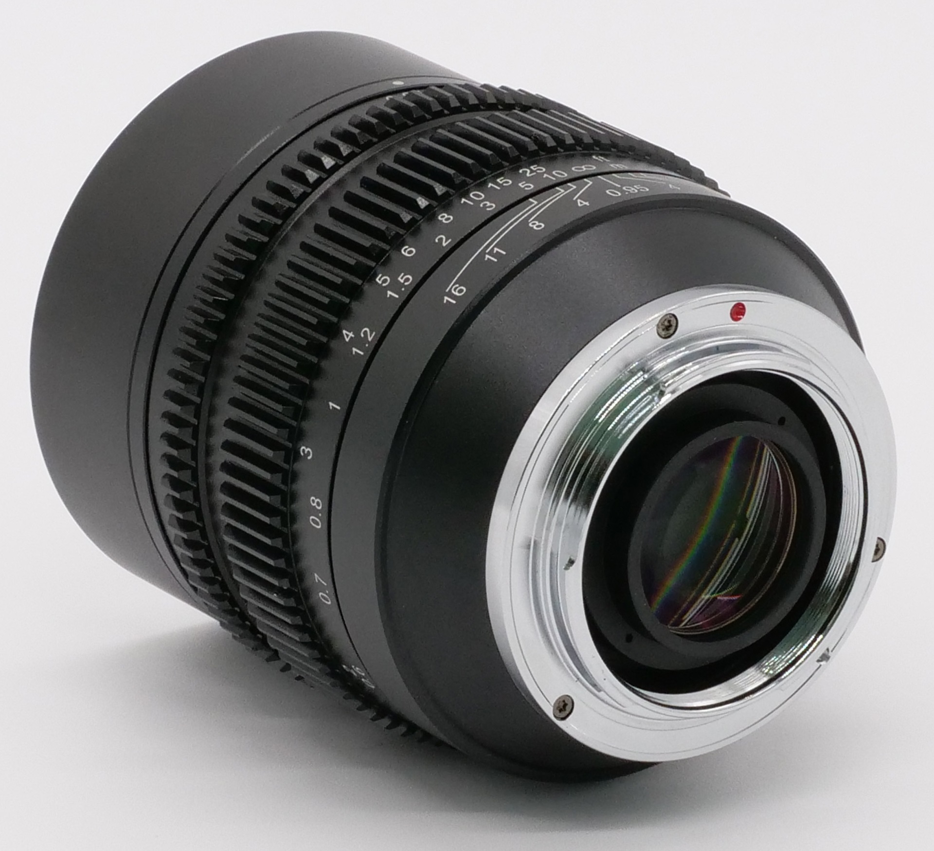SLR Magicが富士フイルムXマウント用2mm T2.8と50mm T0.95を発表 | CineD