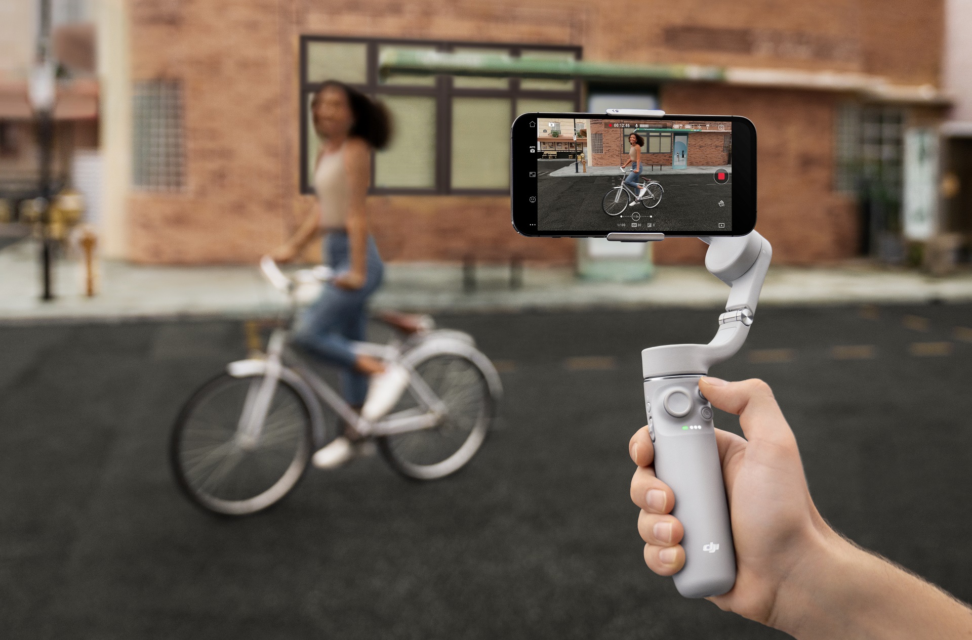 DJI OM 5 Smartphone Gimbal Announced - Smaller and Lighter with