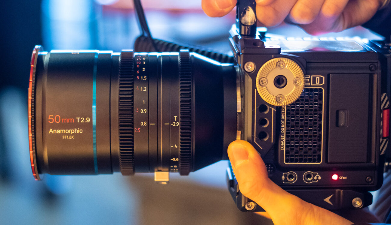 SIRUI 50mm T2.9 1.6x Anamorphic Lens on RED KOMODO – Real-World Review