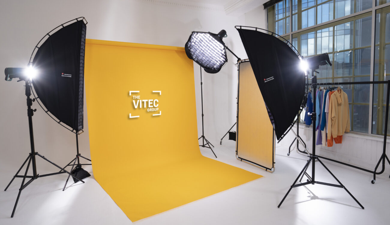 Vitecが写真用バックドロップメーカーSavage Universalを買収