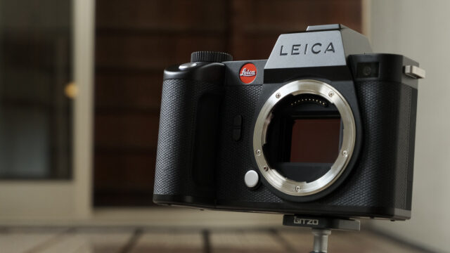 Leica SL2-S. 