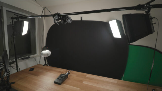 youtube-selfie-studio-lighting-cineroid-tl120-light-kit