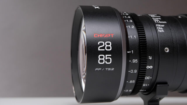 XTREME ZOOM 28-85mm front curved glass element