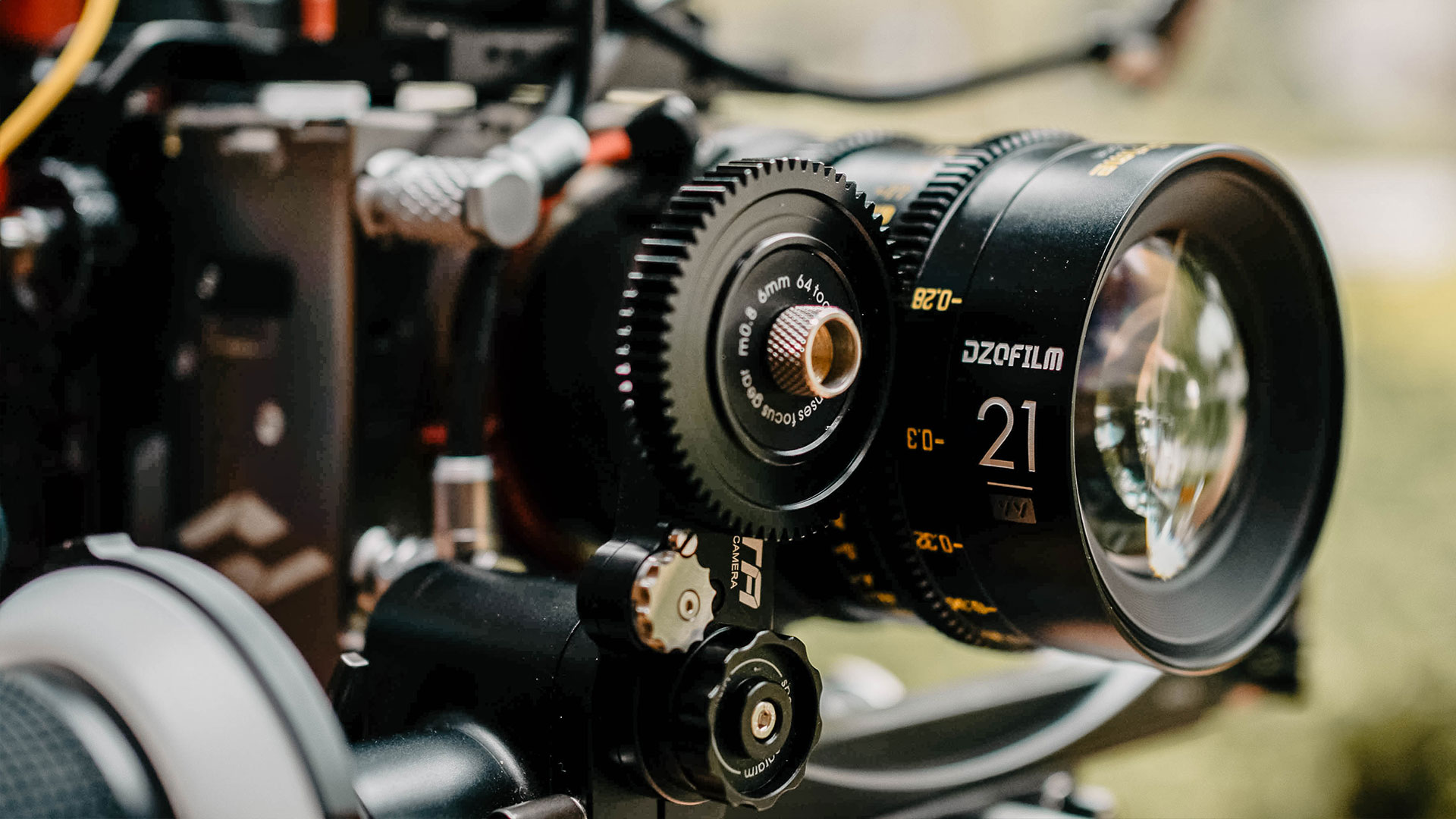 DZOFILMがVespid 21mmと40mm T2.1シネマプライムレンズを発表 | CineD