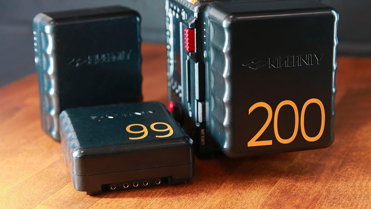 Presentamos Kinefinity PD KineBAT 99 y 200: baterías con montura en V con doble D-Tap y PD USB-C