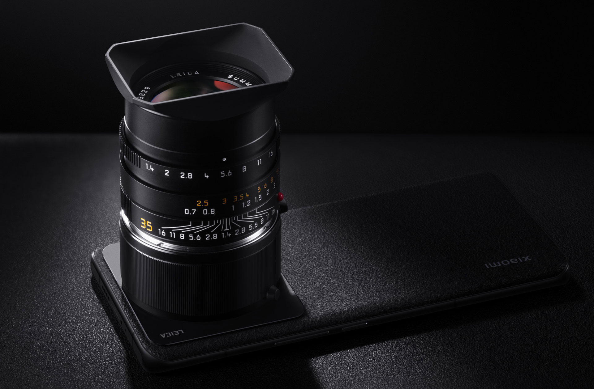 Xiaomi's 12S Ultra Concept Phone Supports Leica Camera Lens Attachments