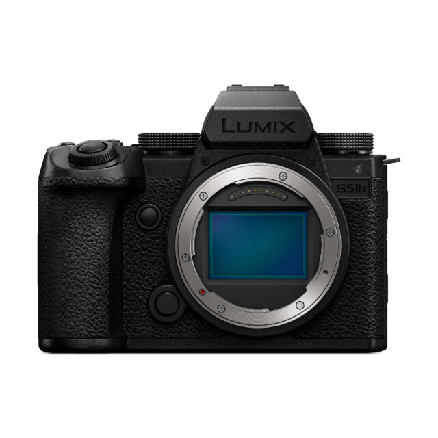 Panasonic LUMIX S5 IIX body