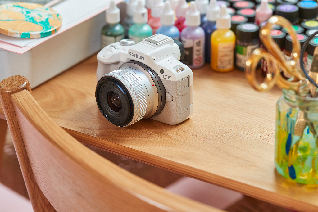Canon EOS R50 Double Zoom Kit White