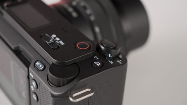 Кнопка переключения боке Sony ZV-E1