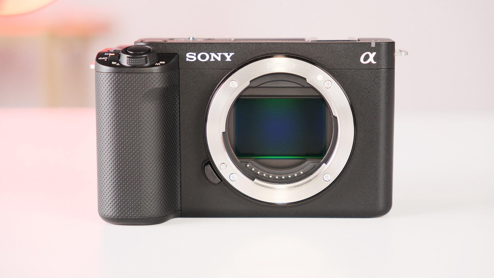 Анонсирована Sony ZV-E1 — компактная полнокадровая беззеркальная камера с искусственным интеллектом для влогеров