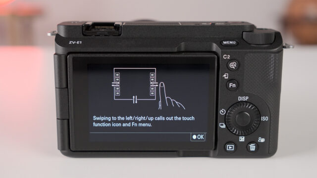 Istruzioni touch screen Sony ZV-E1 sul retro