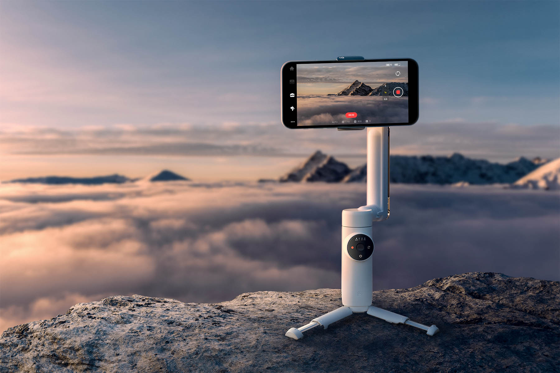  Insta360 Flow Gimbal Stabilizer for Smartphone, AI-Powered  Gimbal, 3-Axis Stabilization, Built-in Tripod, Portable & Foldable, Auto  Tracking Phone Stabilizer, Video Recording, Summit White : Cell Phones &  Accessories