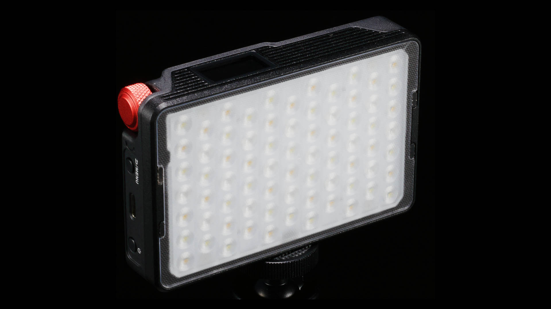 AputureがMC Pro Mini LED Panel Lightを発表 | CineD