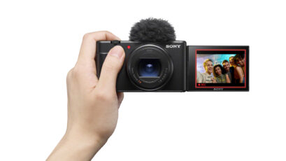 ソニーが新ズームレンズ搭載のVloggingカメラ「ZV-1 II」を発売