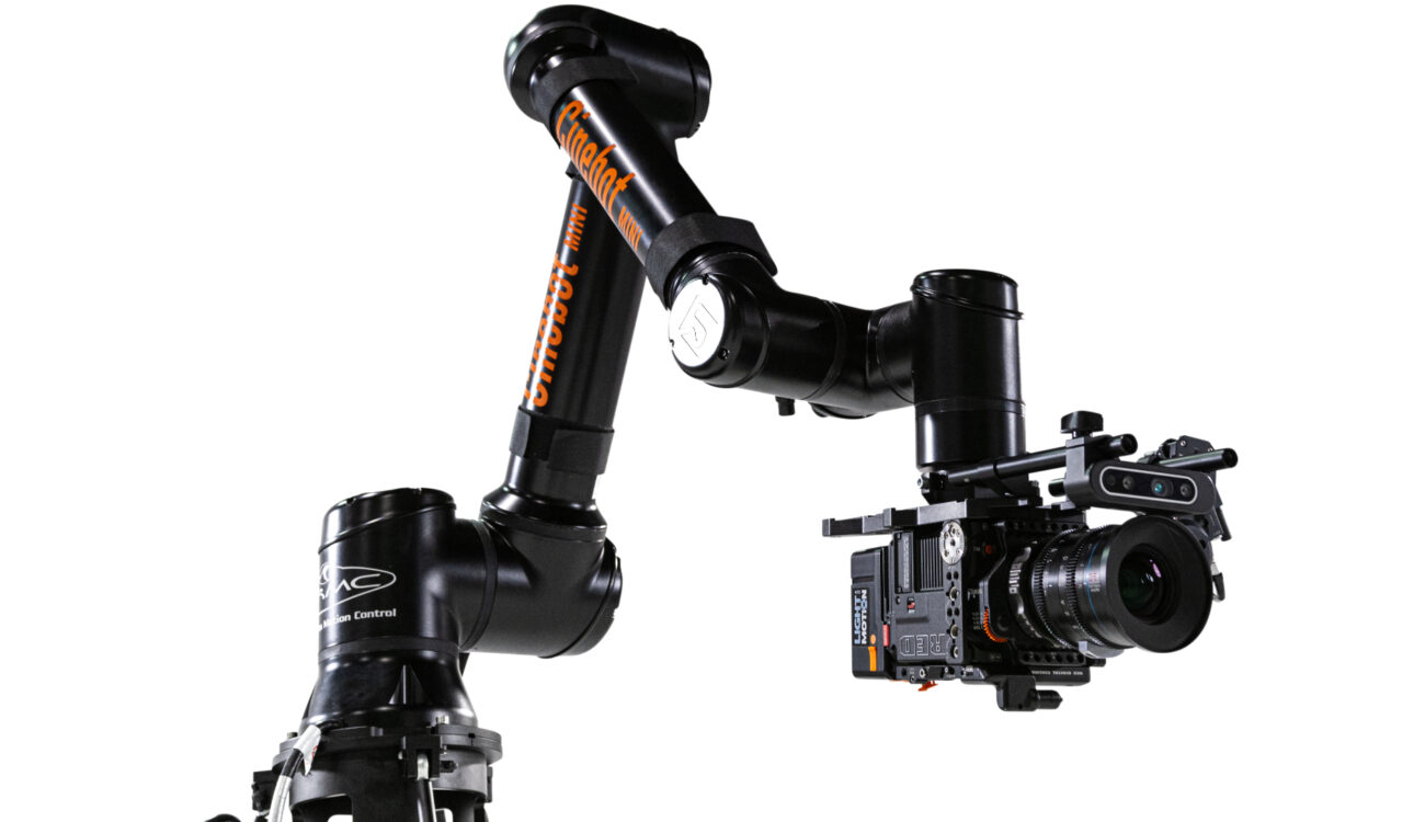 El nuevo Cinebot Mini Robot para cámara añade Seguimiento, Pedestal y Alimentación por Batería