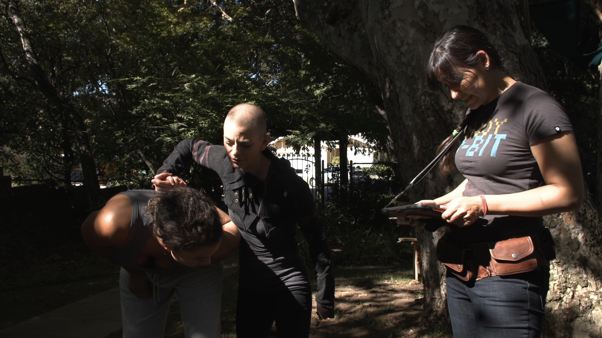 the first steps to a safe stunt in your film - America coordinates the actors during a rehearsal
