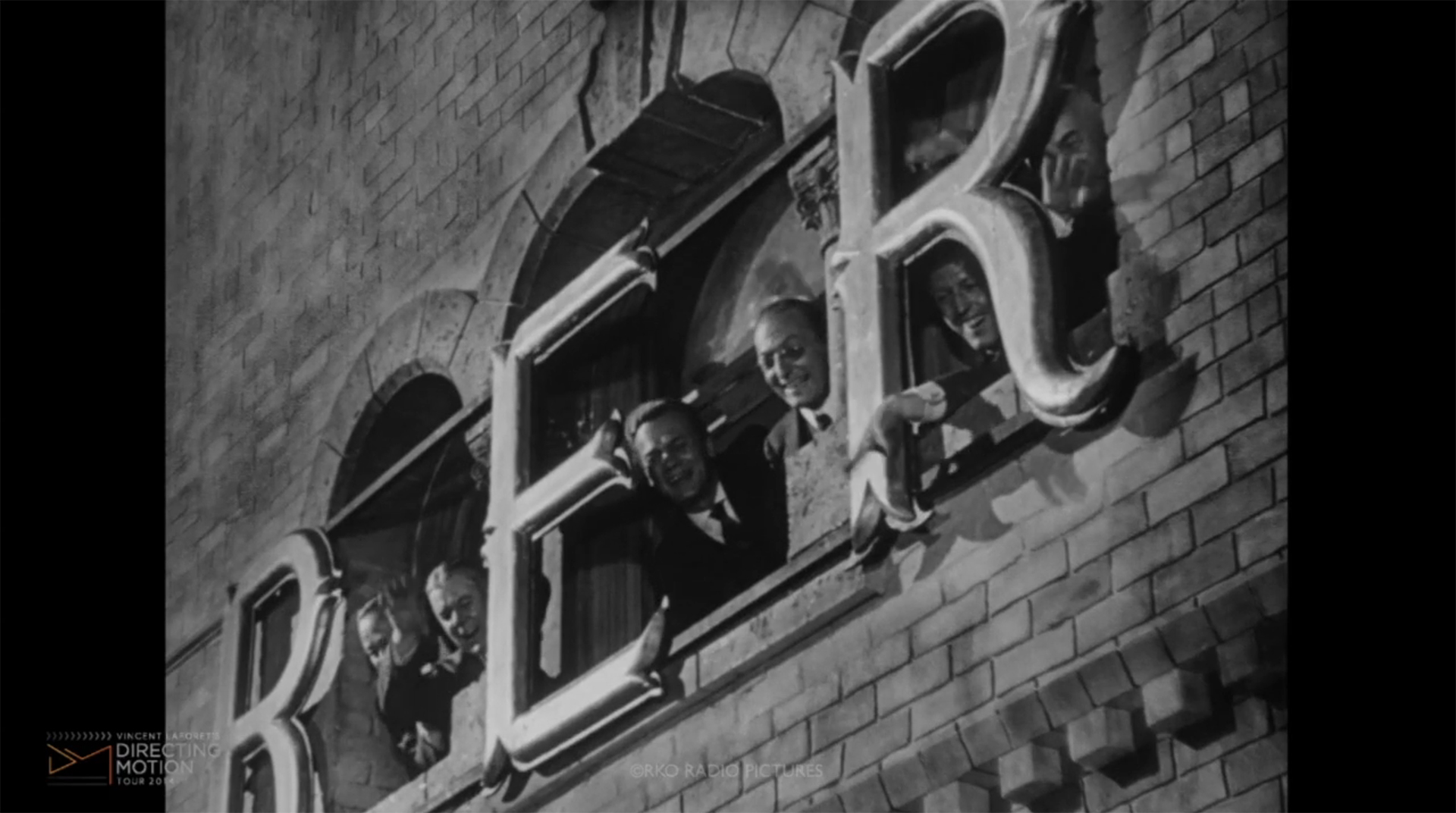 Camera motion - still-standing frames in Citizen Kane