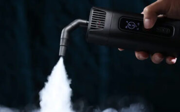 Ulanzi FM01 FILMOG Ace Portable Fog Machine Introduced – Portable & Battery-Powered