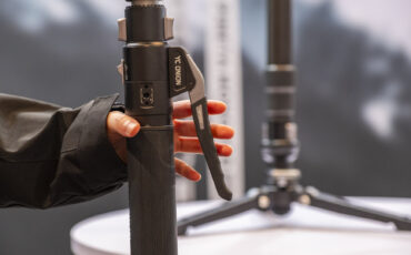 'YC Onion Pineta Pro Monopod Announced - Extend and Retract with One Hand'