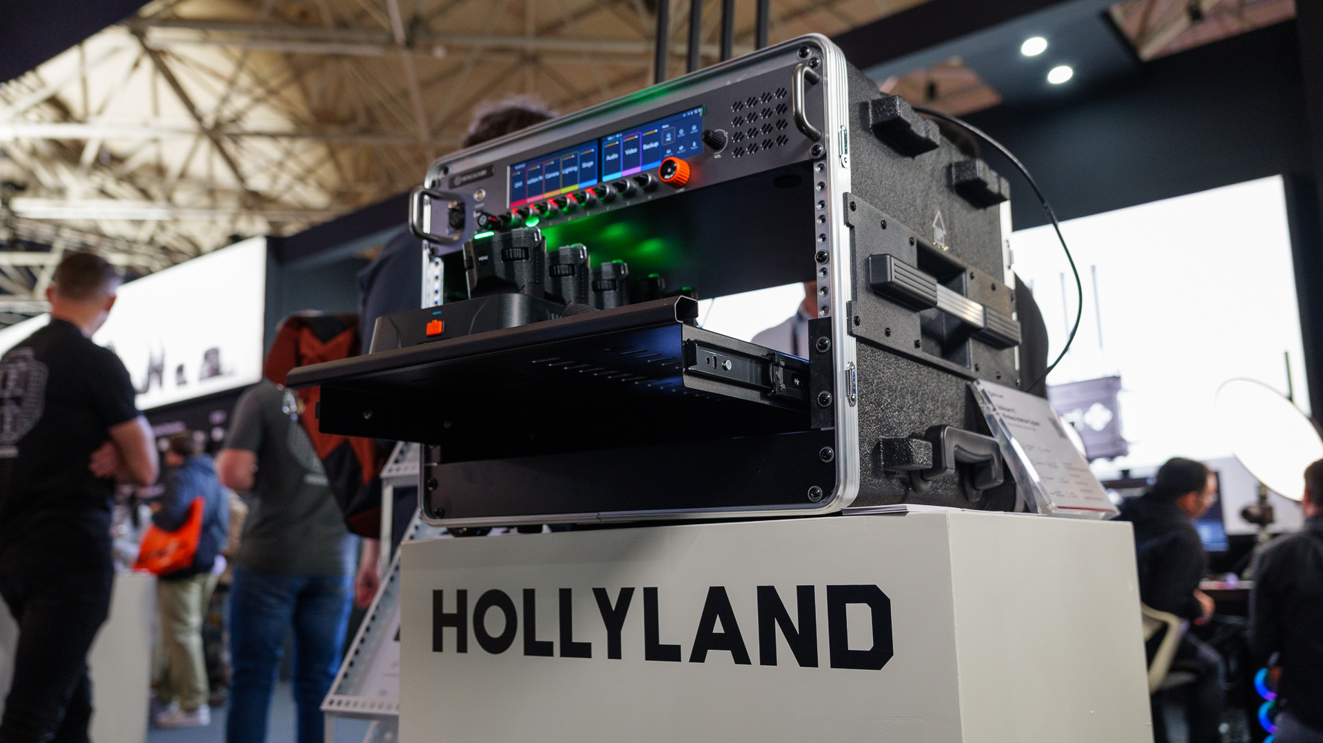 Hollyland Solidcom H1 Intercom System Announced | CineD
