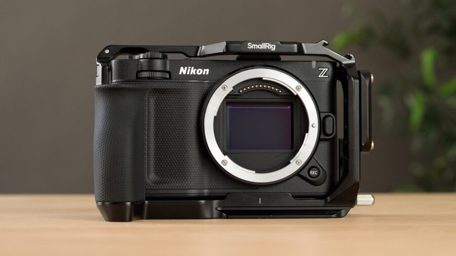 SmallRig cage for supporting the Nikon ZR camera