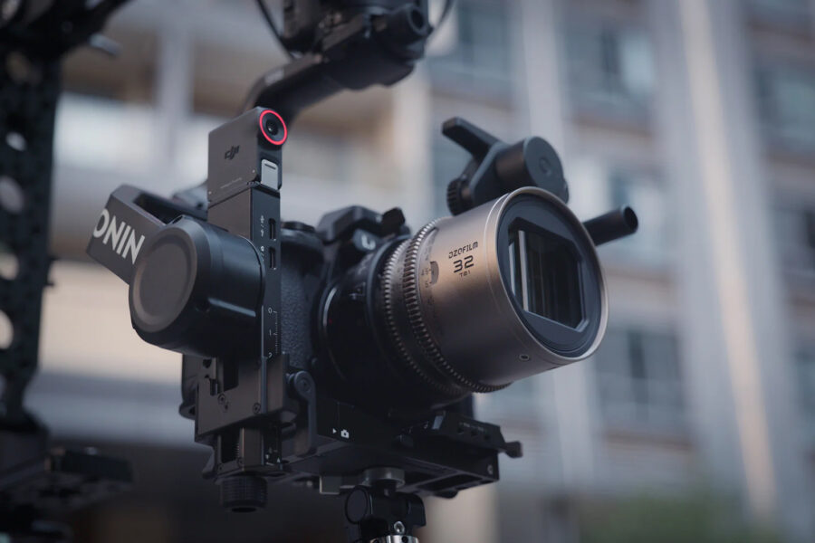 DZOFILM Arcana 1.5x anamorphic 32mm T2.1 on a DJI RS5 gimbal