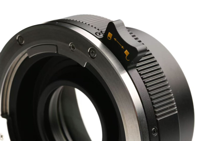 KIPON Baveyes Mamiya 645 0.7x Pro Lock Adapter for Nikon Z mount