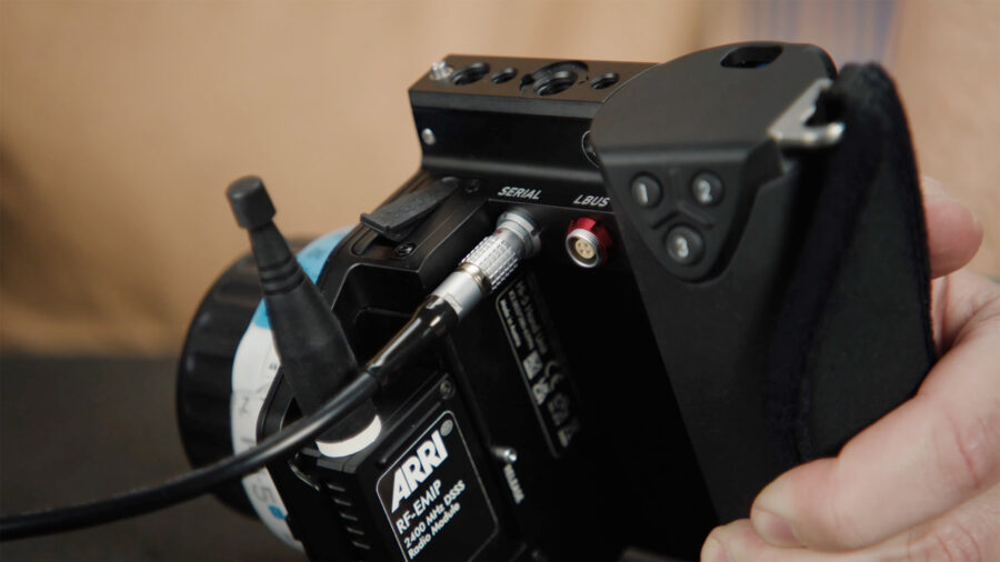 Wired USB/Serial connection between ARRI Hi-5 and SmallHD monitor