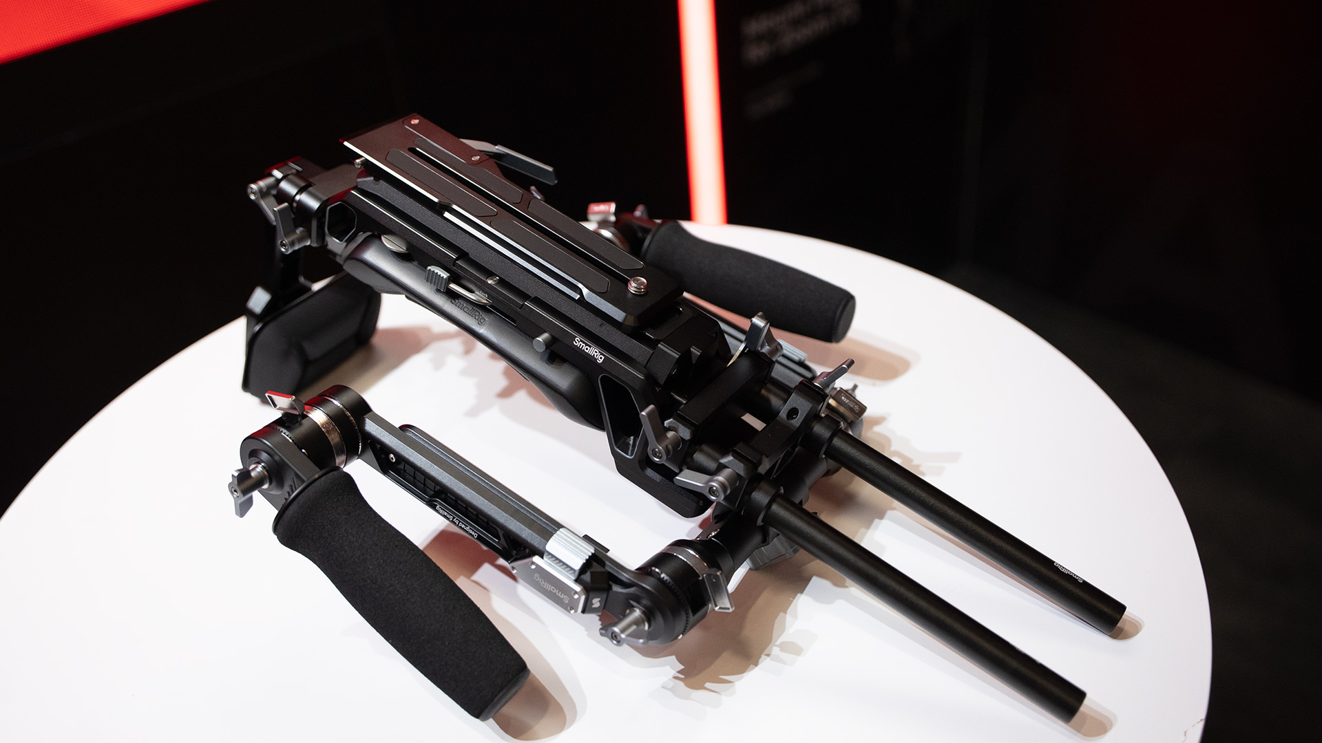 SmallRig SR009 Hands-on: HawkLock VCT-14 Type Shoulder Rig | CineD