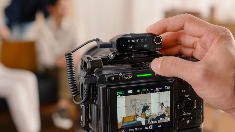 The Insta360 Mic Pro receiver