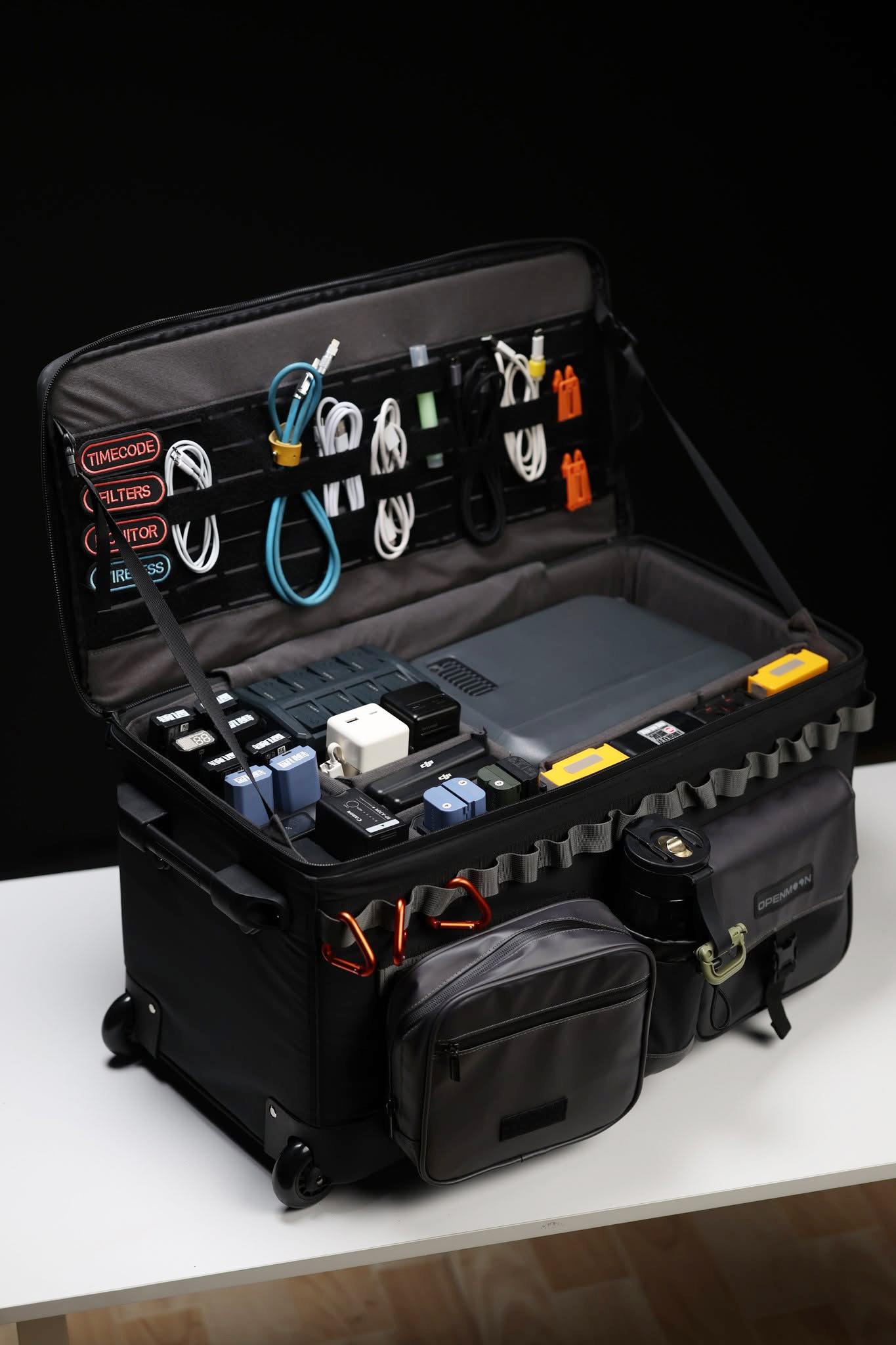 OPENMOONの「Crew Gear Box」カメラアシスタント用バッグがKickstarter