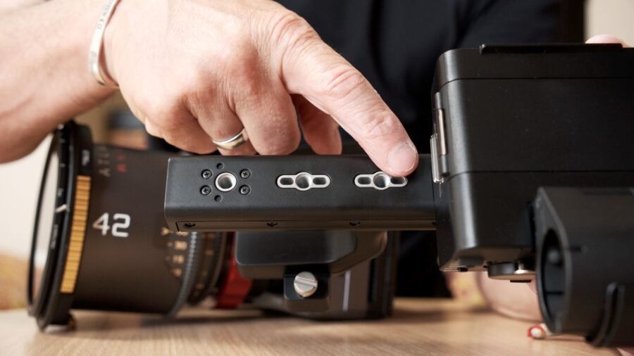 Lots of connecting points on the handle itself