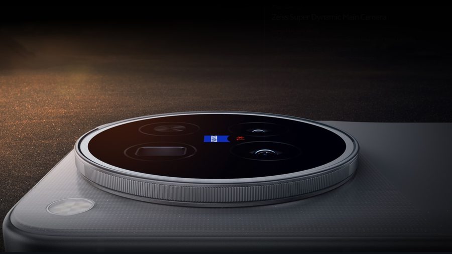 Zeiss lenses on the new Vivo 500 family of mobile phones